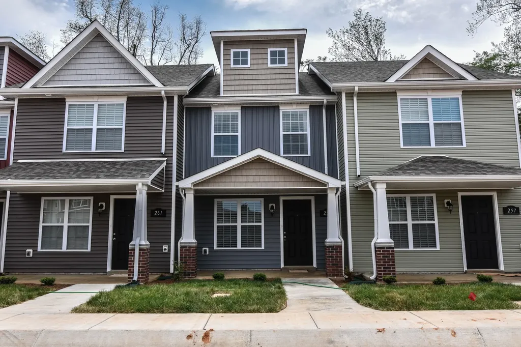 259 Alexander Boulevard Clarksville TN 37040