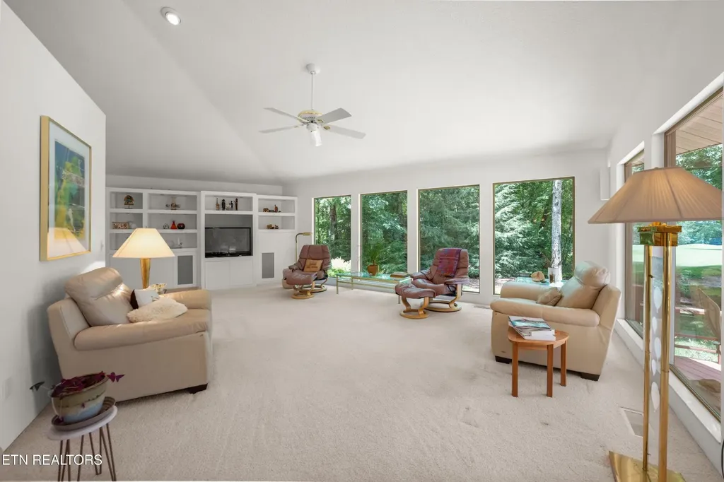 10 Berkeley Crossville TN 38558