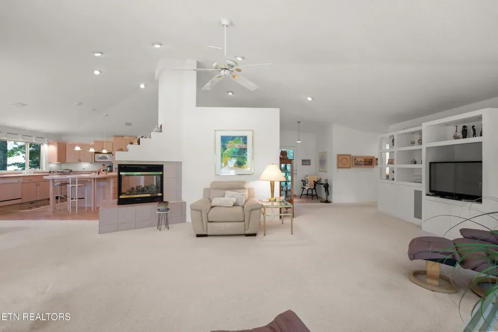 10 Berkeley Crossville TN 38558