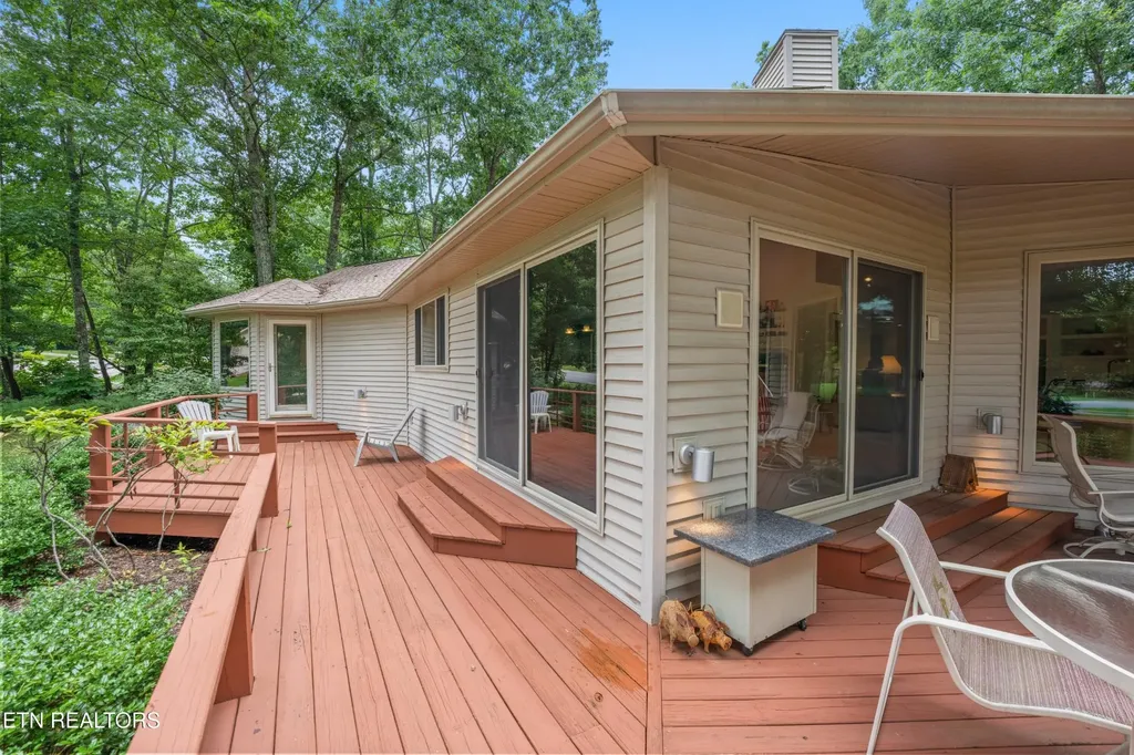 10 Berkeley Crossville TN 38558