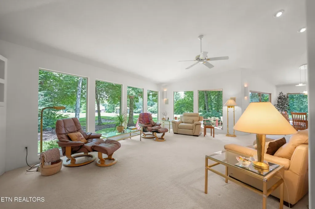 10 Berkeley Crossville TN 38558