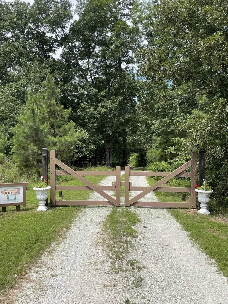 9533 Buttermilk Ridge Road Lawrenceburg TN 38464