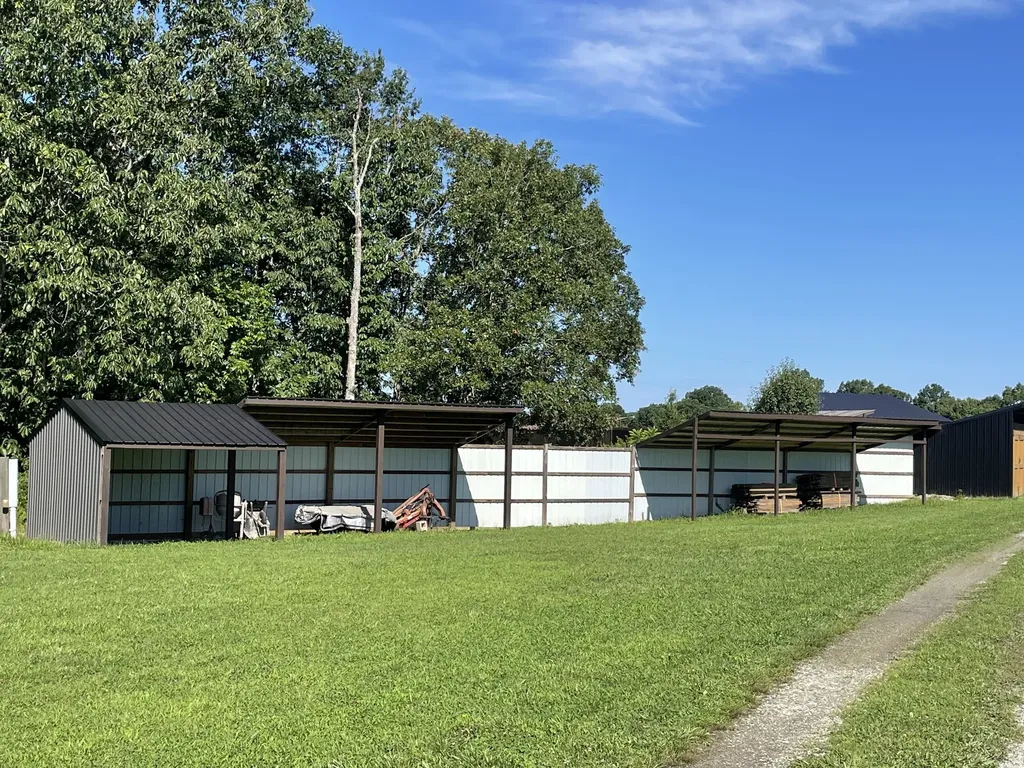 9533 Buttermilk Ridge Road Lawrenceburg TN 38464