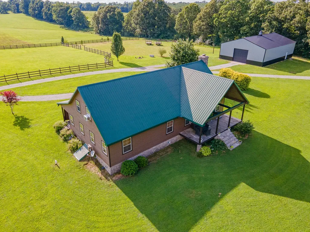 9533 Buttermilk Ridge Road Lawrenceburg TN 38464