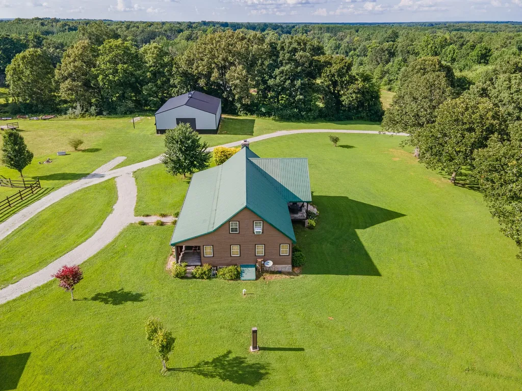 9533 Buttermilk Ridge Road Lawrenceburg TN 38464