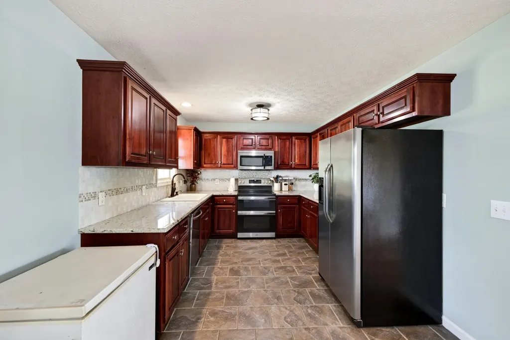 783 Galen Road Lafayette TN 37083