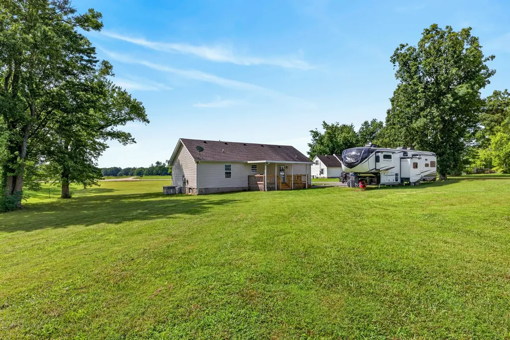783 Galen Road Lafayette TN 37083