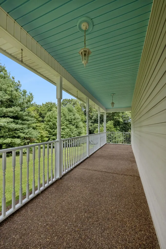 5008 Highpoint Road Pleasant View TN 37146