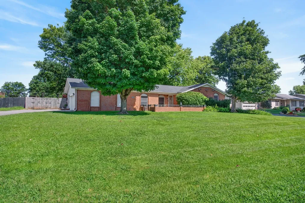 1117 Black Oak Lane Hopkinsville KY 42240