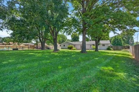 1117 Black Oak Lane Hopkinsville KY 42240