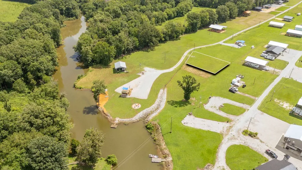 355 Jett Drive Clifton TN 38425