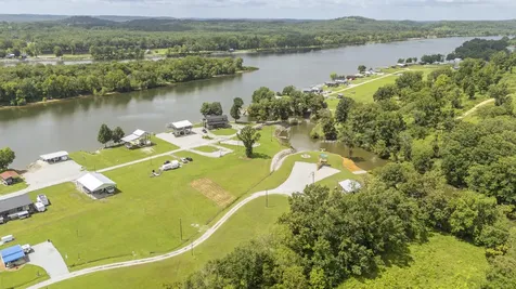 355 Jett Drive Clifton TN 38425