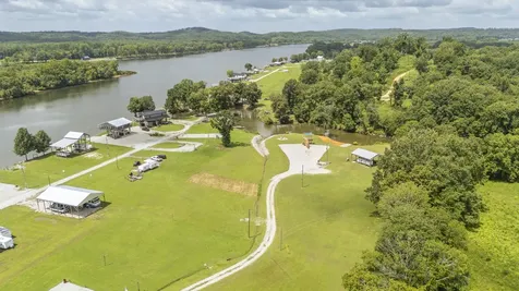 356 Jett Drive Clifton TN 38425