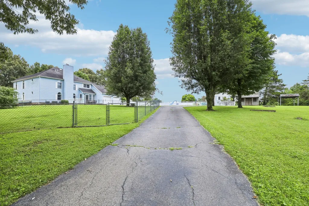 5455 Smithville Highway Mcminnville TN 37110