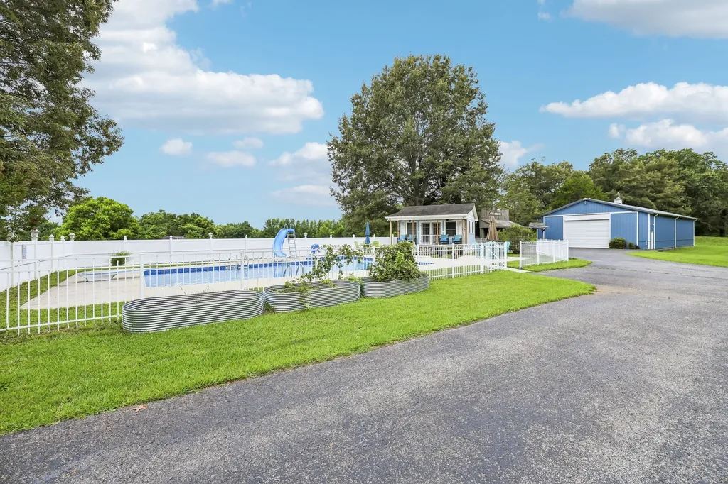 5455 Smithville Highway Mcminnville TN 37110