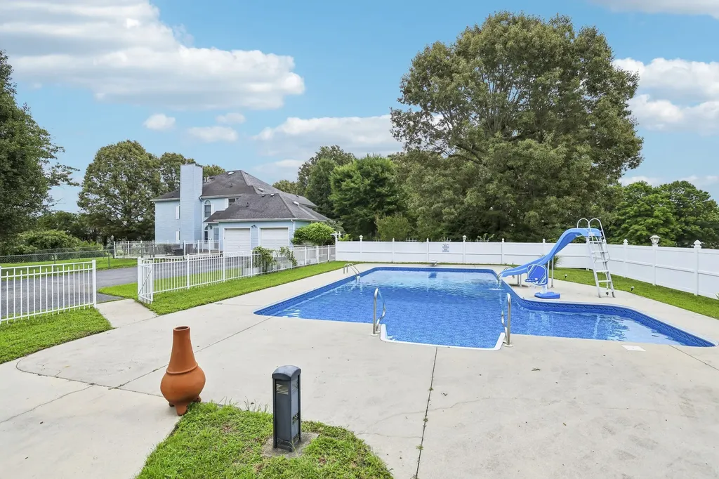 5455 Smithville Highway Mcminnville TN 37110