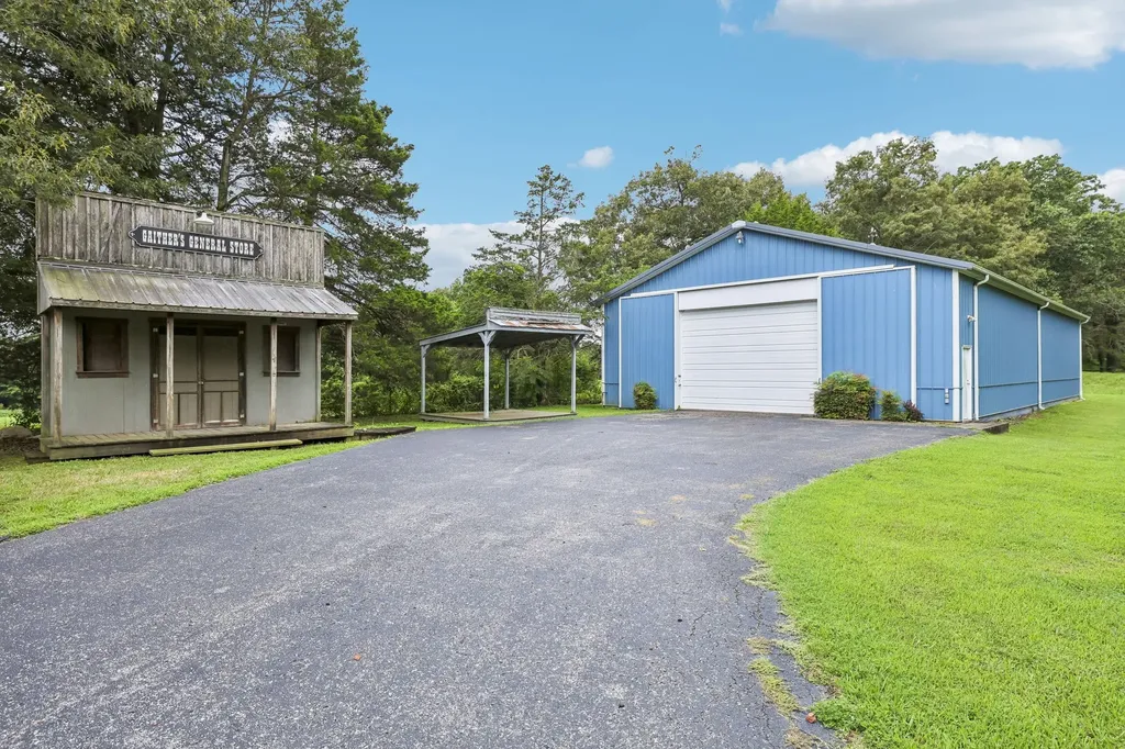 5455 Smithville Highway Mcminnville TN 37110