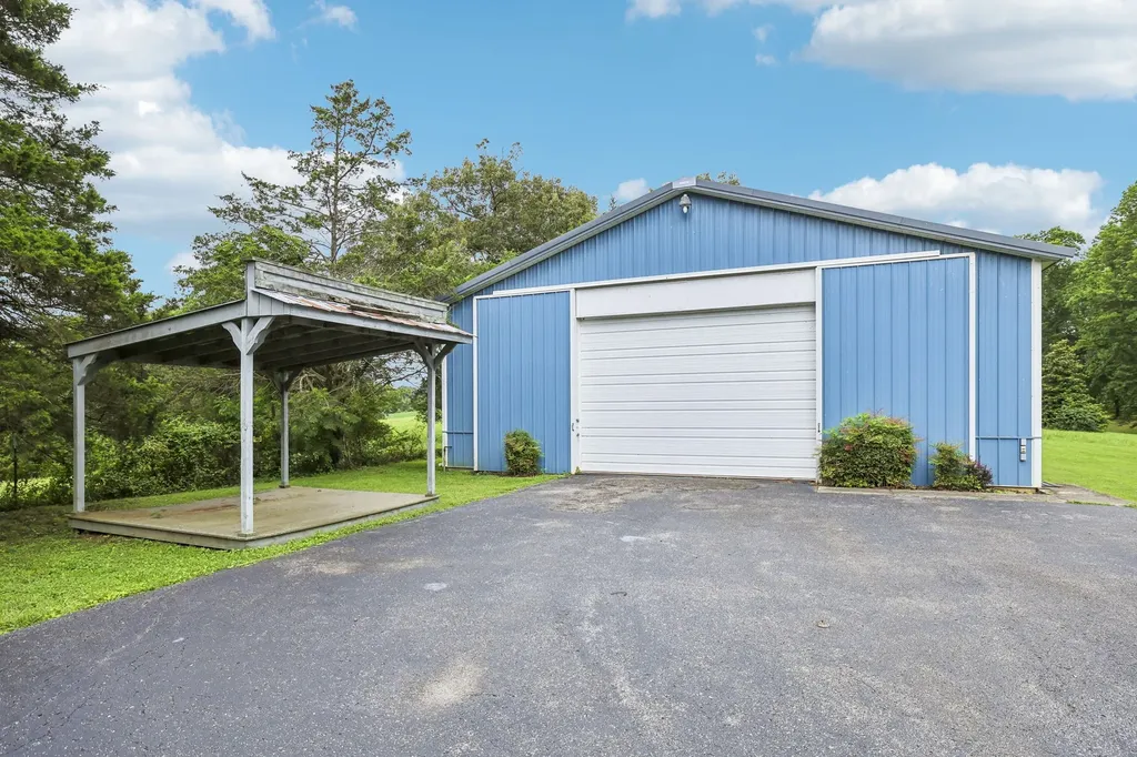 5455 Smithville Highway Mcminnville TN 37110