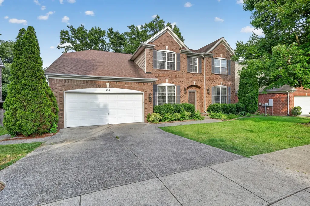 714 Crestmark Drive Mount Juliet TN 37122