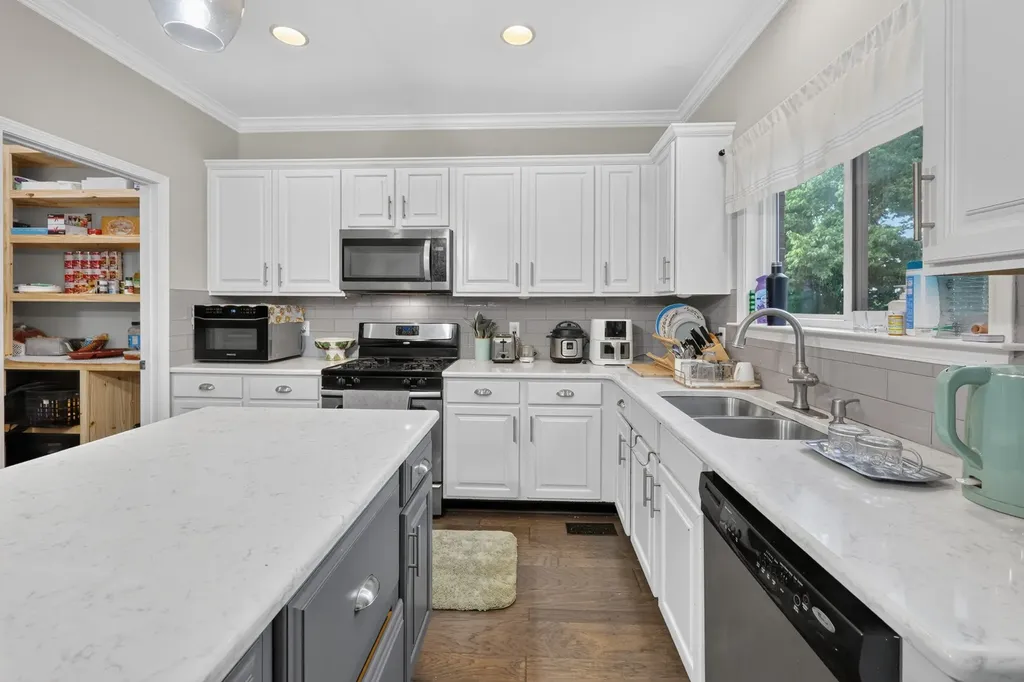 714 Crestmark Drive Mount Juliet TN 37122