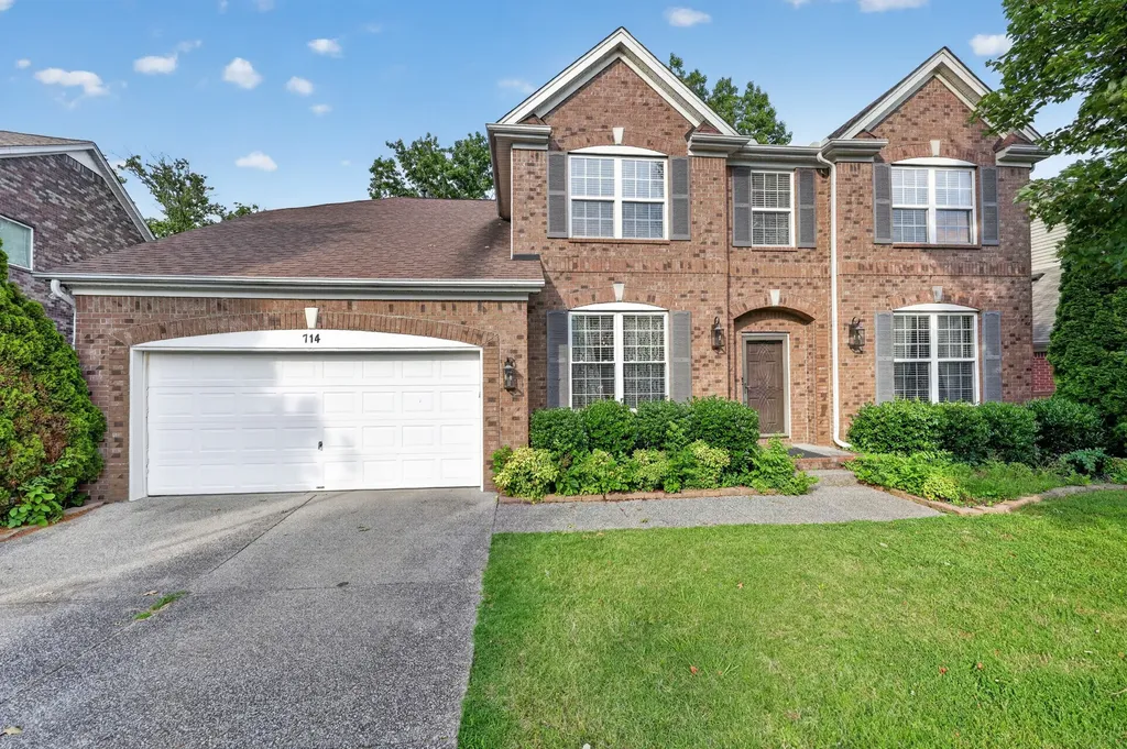 714 Crestmark Drive Mount Juliet TN 37122