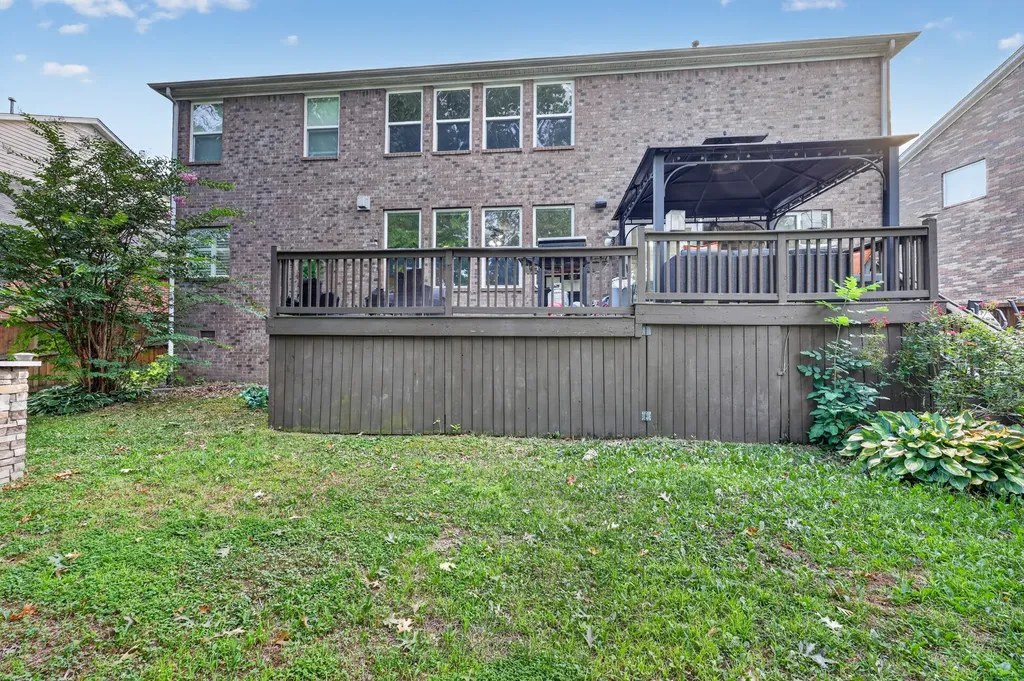 714 Crestmark Drive Mount Juliet TN 37122