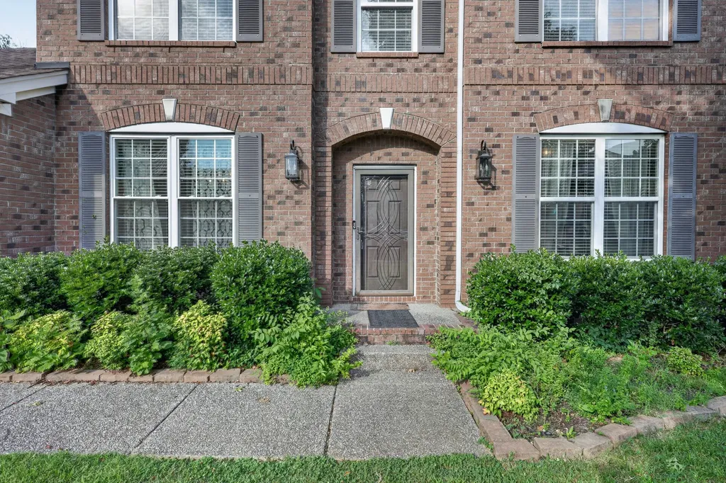 714 Crestmark Drive Mount Juliet TN 37122