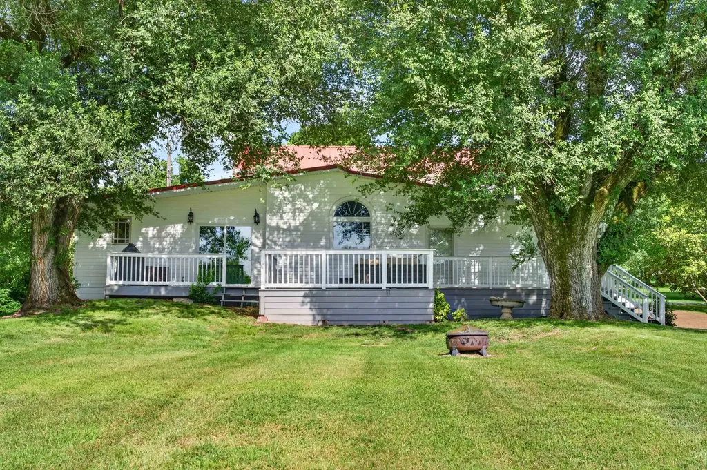 3798 Mccandless Road Columbia TN 38401
