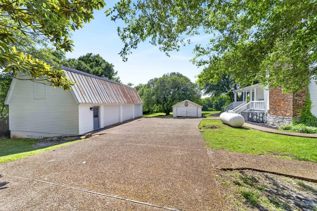 3798 Mccandless Road Columbia TN 38401