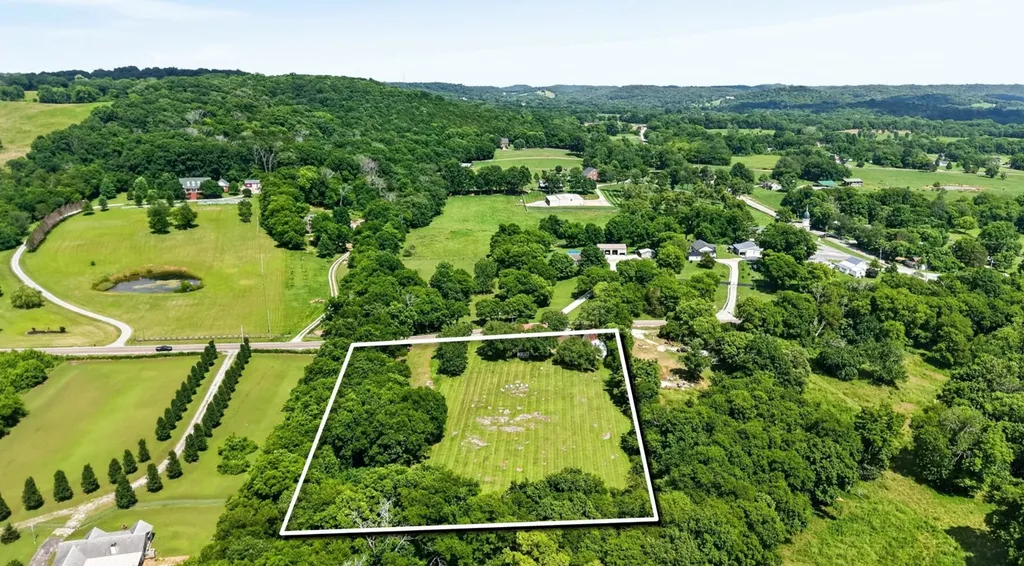 3798 Mccandless Road Columbia TN 38401