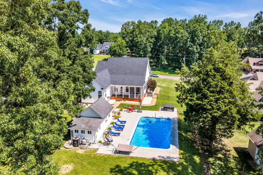109 Hillside Drive Dickson TN 37055