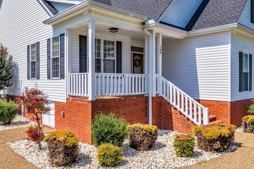 109 Hillside Drive Dickson TN 37055