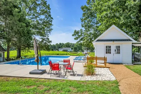 109 Hillside Drive Dickson TN 37055