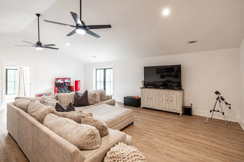 1243 Madison Creek Road Goodlettsville TN 37072
