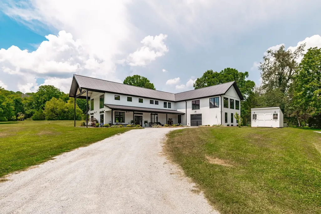 1243 Madison Creek Road Goodlettsville TN 37072