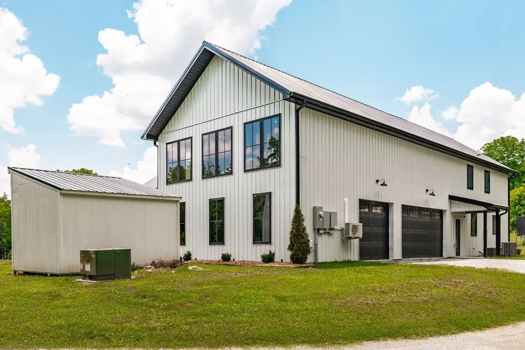 1243 Madison Creek Road Goodlettsville TN 37072