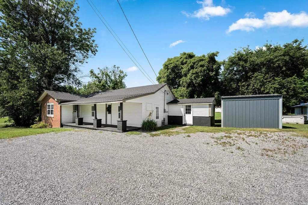 738 Old Mcminnville Highway Woodbury TN 37190