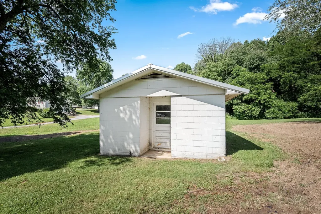 738 Old Mcminnville Highway Woodbury TN 37190