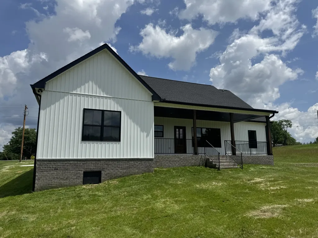 2672 Coleytown Road Lafayette TN 37083