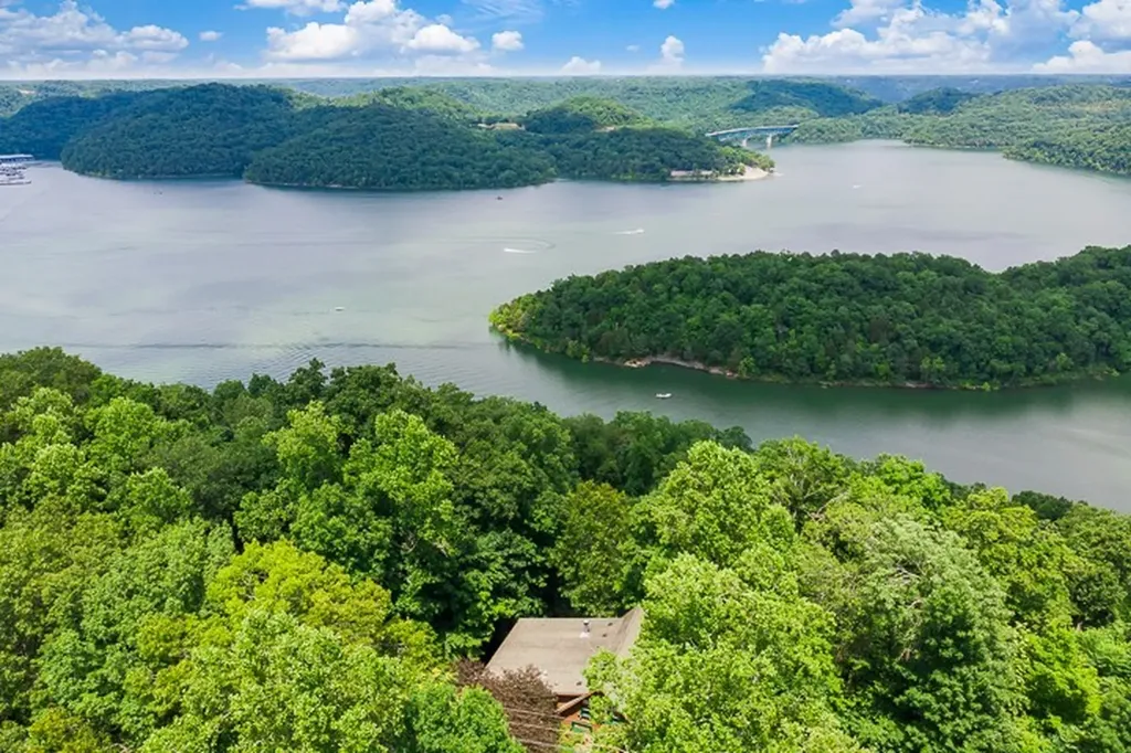 484 Bridgeview Place Smithville TN 37166
