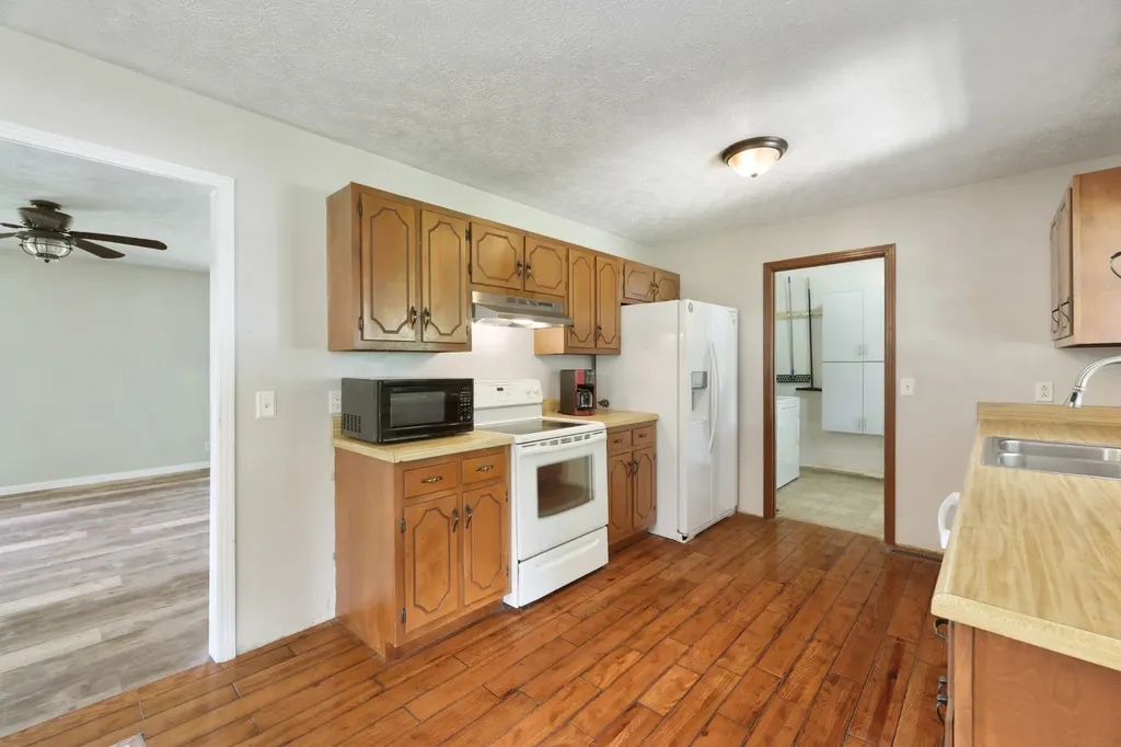 2736 Gideon Road Greenbrier TN 37073