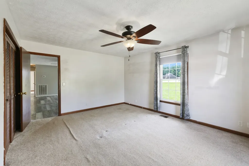 2736 Gideon Road Greenbrier TN 37073