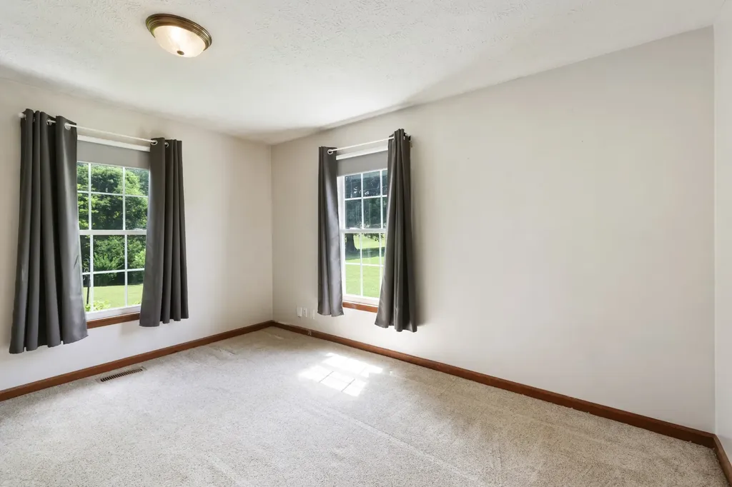 2736 Gideon Road Greenbrier TN 37073