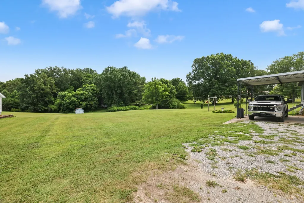 2736 Gideon Road Greenbrier TN 37073