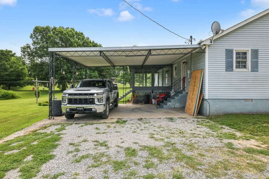 2736 Gideon Road Greenbrier TN 37073