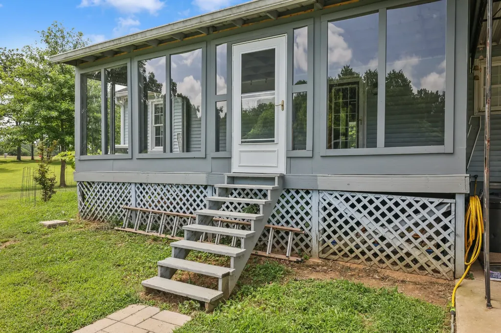 2736 Gideon Road Greenbrier TN 37073