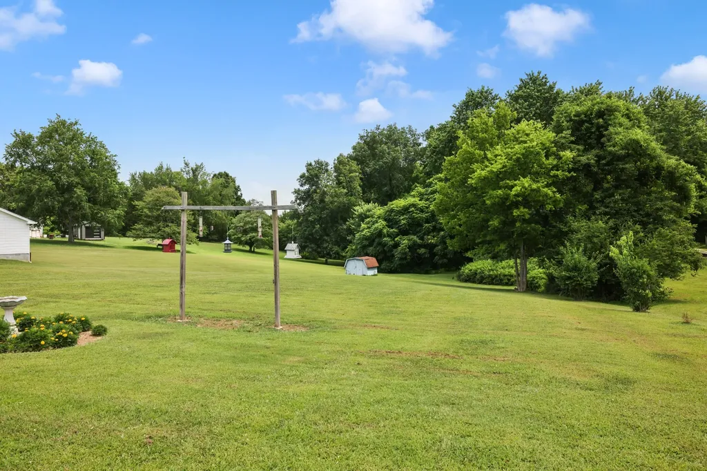 2736 Gideon Road Greenbrier TN 37073
