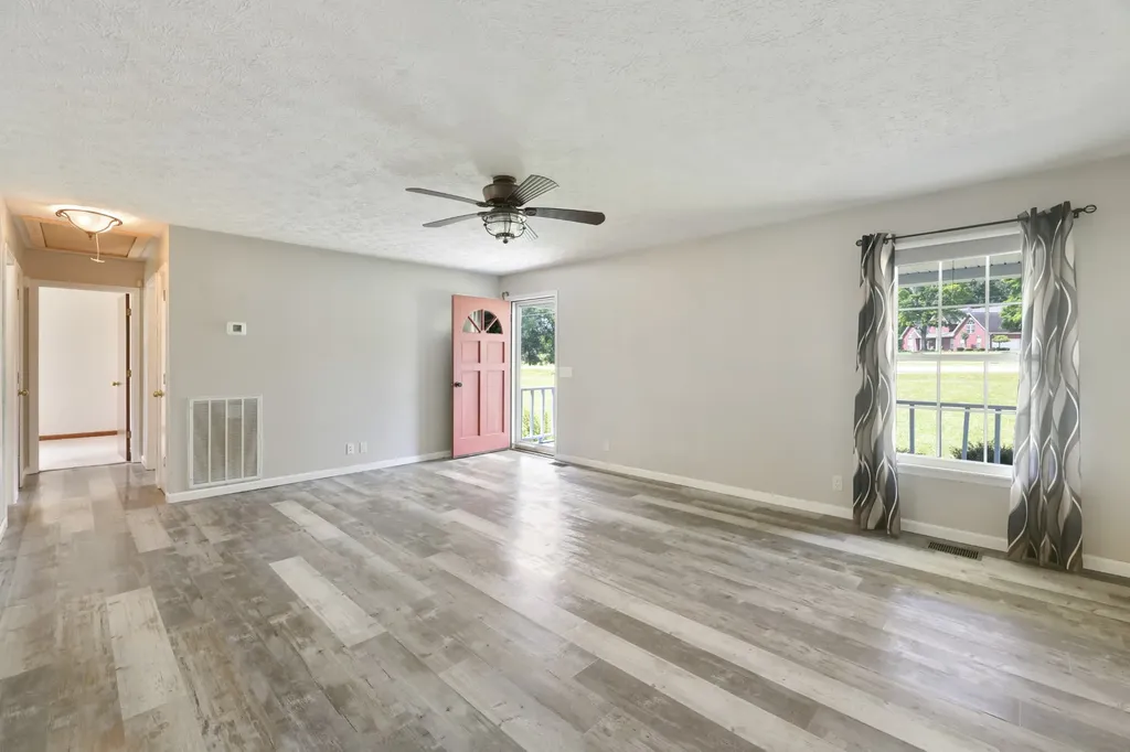2736 Gideon Road Greenbrier TN 37073