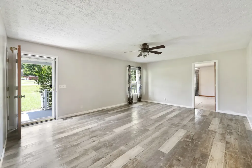 2736 Gideon Road Greenbrier TN 37073