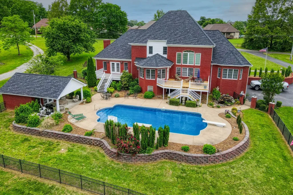 2025 Grandview Drive Greenbrier TN 37073